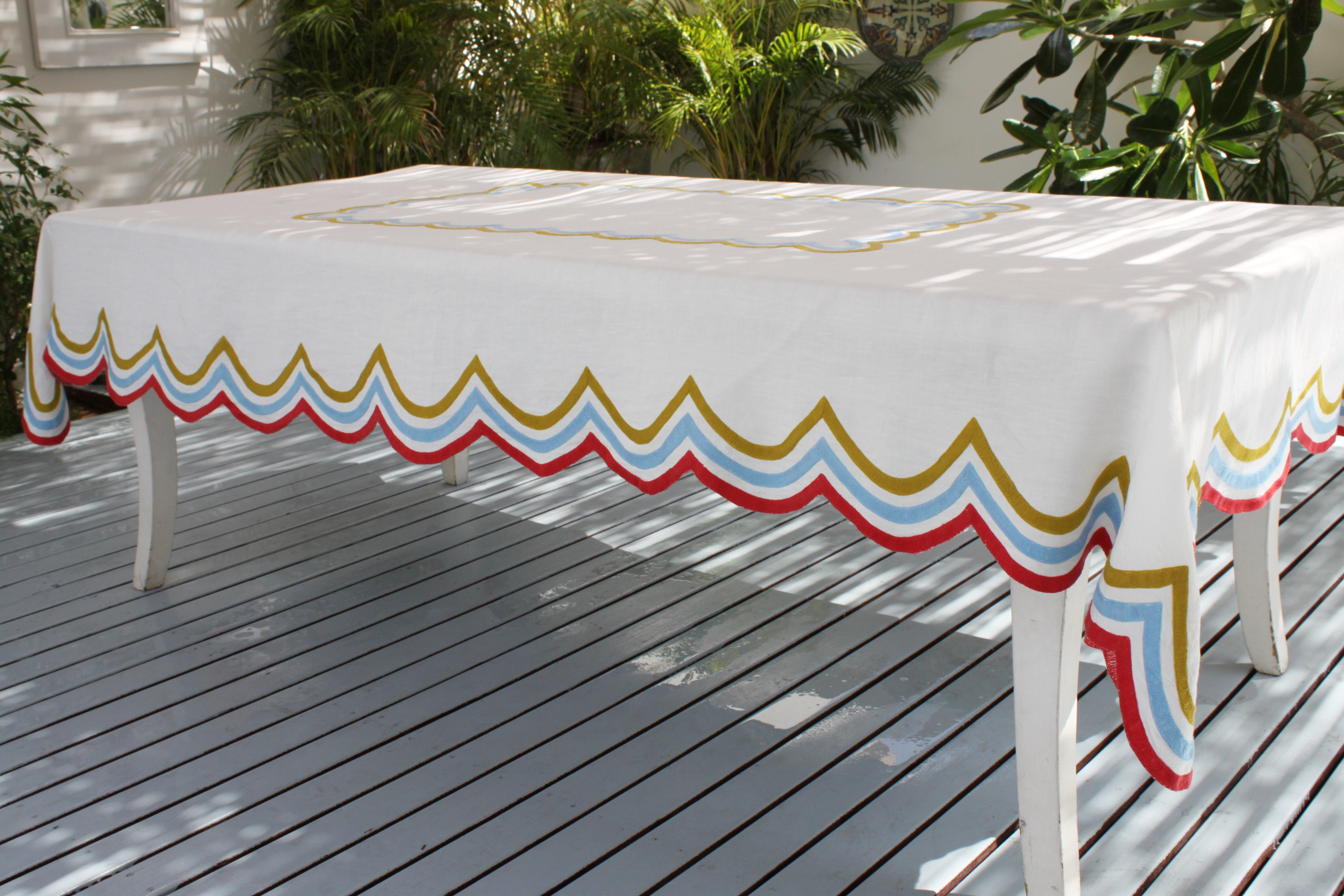 Triple Scallop Tablecloth – Carnival